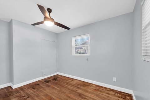 House in Saint Petersburg, Florida 3 bedrooms, 76.18 sq.m. № 1898845 - photo 19