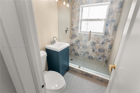 Villa ou maison à louer à Coral Gables, Floride: 2 chambres, 160.72 m2 № 1966378 - photo 23