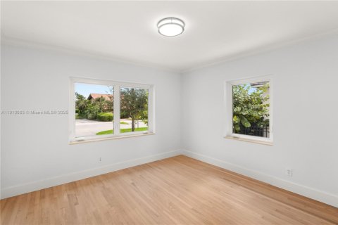 Villa ou maison à louer à Coral Gables, Floride: 2 chambres, 160.72 m2 № 1966378 - photo 28