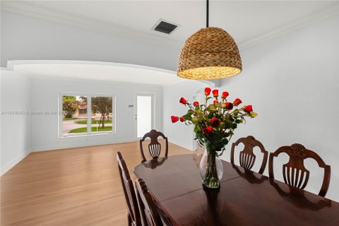 Villa ou maison à louer à Coral Gables, Floride: 2 chambres, 160.72 m2 № 1966378 - photo 20