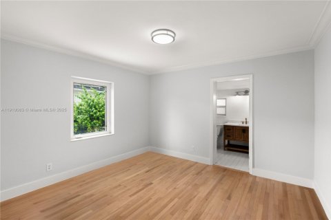 Villa ou maison à louer à Coral Gables, Floride: 2 chambres, 160.72 m2 № 1966378 - photo 24