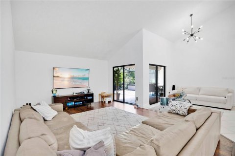 House in Orlando, Florida 4 bedrooms, 206.8 sq.m. № 2151268 - photo 9