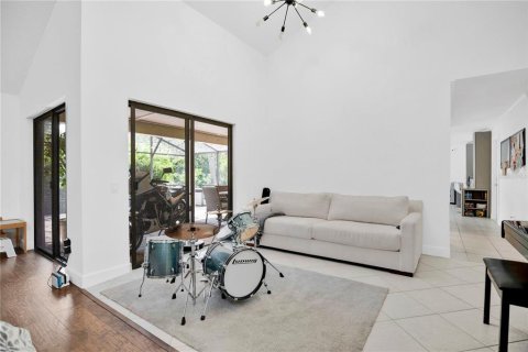 House in Orlando, Florida 4 bedrooms, 206.8 sq.m. № 2151268 - photo 8