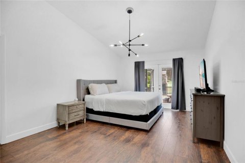 House in Orlando, Florida 4 bedrooms, 206.8 sq.m. № 2151268 - photo 18