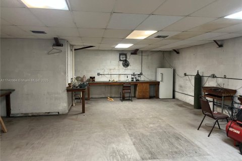 Commercial property in Miami, Florida № 1763522 - photo 9