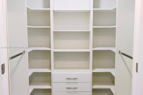 Снять в аренду виллу или дом в Бойнтон-Бич, Флорида 4 спальни, 199м2, № 2003828 - фото 29