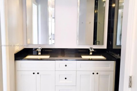 Снять в аренду виллу или дом в Бойнтон-Бич, Флорида 4 спальни, 199м2, № 2003828 - фото 26