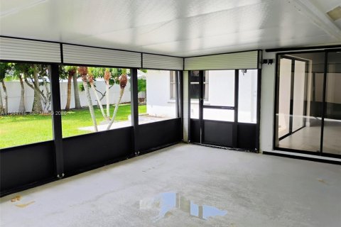 Снять в аренду виллу или дом в Бойнтон-Бич, Флорида 4 спальни, 199м2, № 2003828 - фото 25