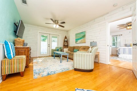 Apartment in New Smyrna Beach, Florida 3 bedrooms, 129.32 sq.m. № 1561256 - photo 10