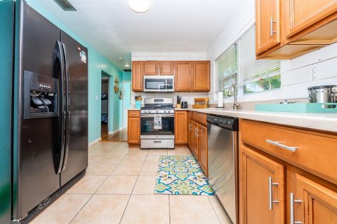 Apartment in New Smyrna Beach, Florida 3 bedrooms, 129.32 sq.m. № 1561256 - photo 15