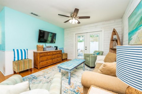 Apartment in New Smyrna Beach, Florida 3 bedrooms, 129.32 sq.m. № 1561256 - photo 11