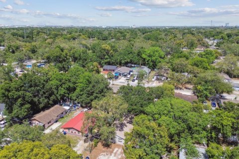 Commercial property in Tampa, Florida 4 bedrooms, 111.11 sq.m. № 1725578 - photo 3