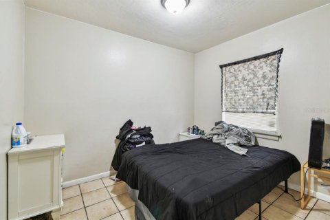 Commercial property in Tampa, Florida 4 bedrooms, 111.11 sq.m. № 1725578 - photo 13