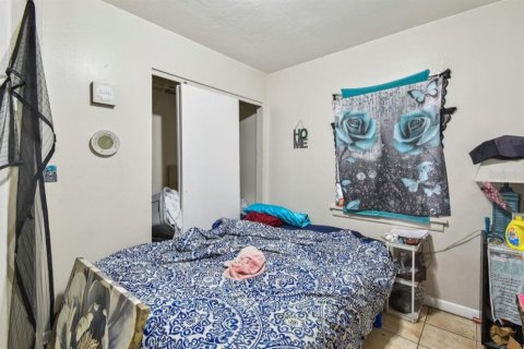 Commercial property in Tampa, Florida 4 bedrooms, 111.11 sq.m. № 1725578 - photo 17