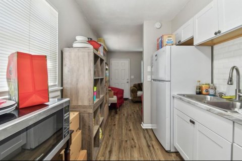 Commercial property in Tampa, Florida 4 bedrooms, 111.11 sq.m. № 1725578 - photo 19