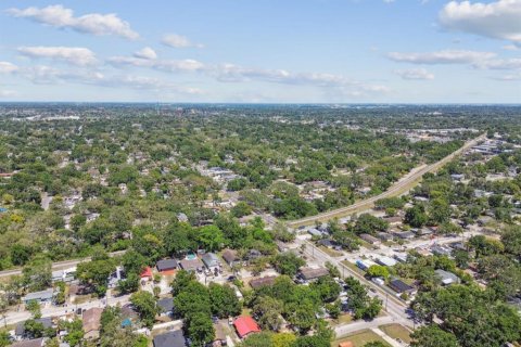 Commercial property in Tampa, Florida 4 bedrooms, 111.11 sq.m. № 1725578 - photo 5