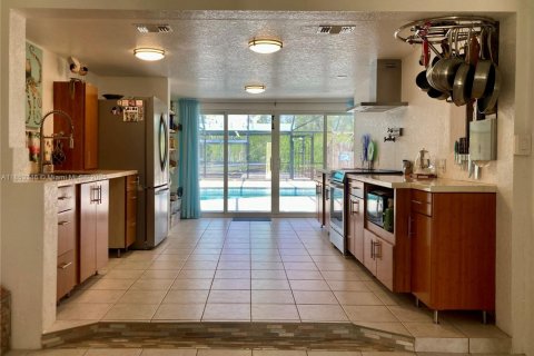 House in Punta Gorda, Florida 3 bedrooms № 1872441 - photo 12