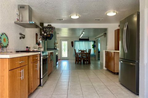 House in Punta Gorda, Florida 3 bedrooms № 1872441 - photo 13