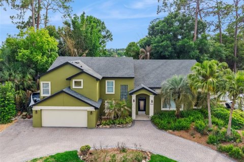 House in Apopka, Florida 4 bedrooms, 368.54 sq.m. № 2200512