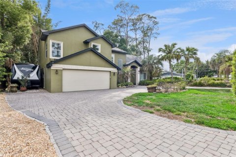 House in Apopka, Florida 4 bedrooms, 368.54 sq.m. № 2200512 - photo 8