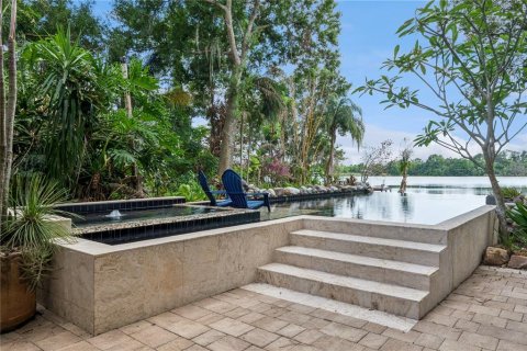 House in Apopka, Florida 4 bedrooms, 368.54 sq.m. № 2200512 - photo 12