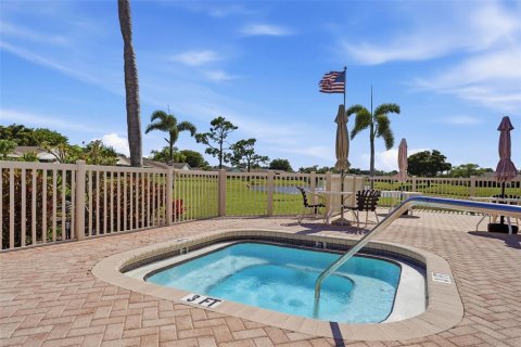 Condo in Bradenton, Florida, 1 bedroom  № 2197036 - photo 25