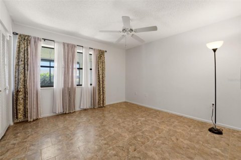 Condo in Bradenton, Florida, 1 bedroom  № 2197036 - photo 16