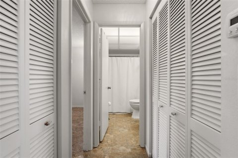Condo in Bradenton, Florida, 1 bedroom  № 2197036 - photo 14