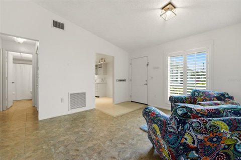 Condo in Bradenton, Florida, 1 bedroom  № 2197036 - photo 7