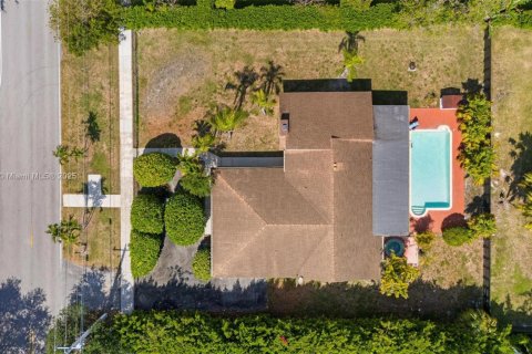 Villa ou maison à vendre à Miami, Floride: 4 chambres, 224.82 m2 № 2024330 - photo 18