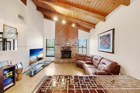 Villa ou maison à vendre à Miami, Floride: 4 chambres, 224.82 m2 № 2024330 - photo 5