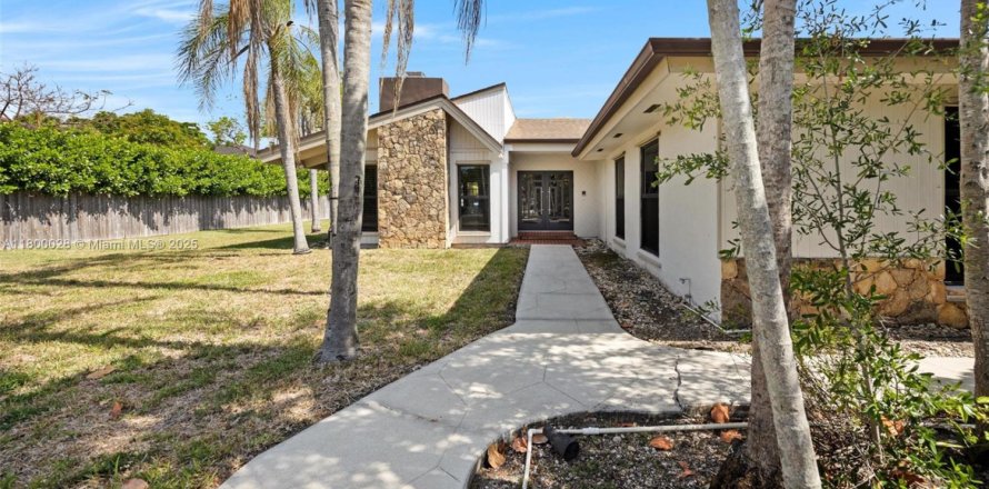 Villa ou maison à Miami, Floride 4 chambres, 224.82 m2 № 2024330