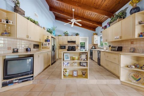 Villa ou maison à vendre à Miami, Floride: 4 chambres, 224.82 m2 № 2024330 - photo 7