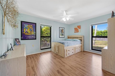 Villa ou maison à vendre à Miami, Floride: 4 chambres, 224.82 m2 № 2024330 - photo 10