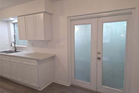 Villa ou maison à louer à Kissimmee, Floride: 2 chambres, 95.22 m2 № 2099843 - photo 10