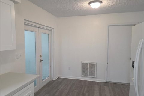 Villa ou maison à louer à Kissimmee, Floride: 2 chambres, 95.22 m2 № 2099843 - photo 17