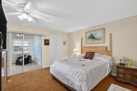 Condo in West Palm Beach, Florida, 2 bedrooms  № 2183104 - photo 4