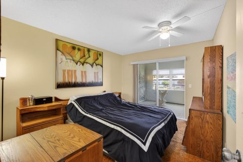 Condo in West Palm Beach, Florida, 2 bedrooms  № 2183104 - photo 16