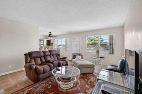 Condo in West Palm Beach, Florida, 2 bedrooms  № 2183104 - photo 2