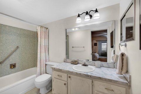 Condo in West Palm Beach, Florida, 2 bedrooms  № 2183104 - photo 13