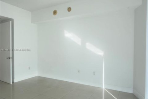 Copropriété à louer à Miami, Floride: 1 chambre, 77.29 m2 № 2017539 - photo 19