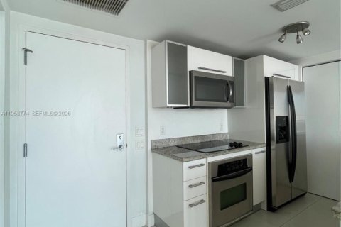 Copropriété à louer à Miami, Floride: 1 chambre, 77.29 m2 № 2017539 - photo 11