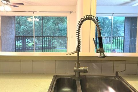 Condo in Tampa, Florida, 2 bedrooms  № 1812891 - photo 13