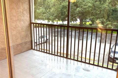 Condo in Tampa, Florida, 2 bedrooms  № 1812891 - photo 8