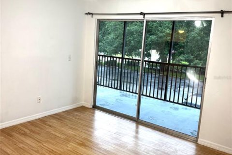 Condo in Tampa, Florida, 2 bedrooms  № 1812891 - photo 17
