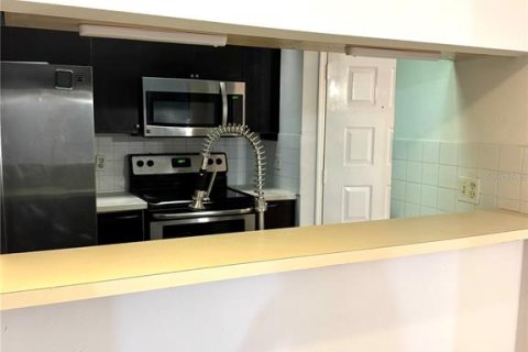 Condo in Tampa, Florida, 2 bedrooms  № 1812891 - photo 15
