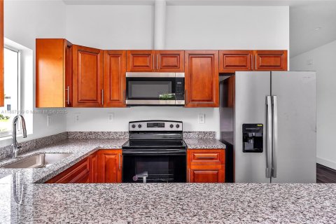 Casa en venta en Homestead, Florida, 4 dormitorios, 145.58 m2 № 1741270 - foto 8