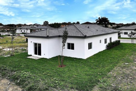 Casa en venta en Homestead, Florida, 4 dormitorios, 145.58 m2 № 1741270 - foto 4