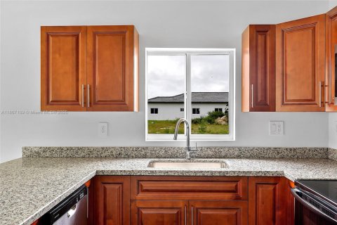 Casa en venta en Homestead, Florida, 4 dormitorios, 145.58 m2 № 1741270 - foto 5