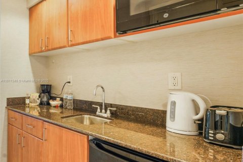Condominio en venta en Sunny Isles Beach, Florida, 42.46 m2 № 1756492 - foto 21